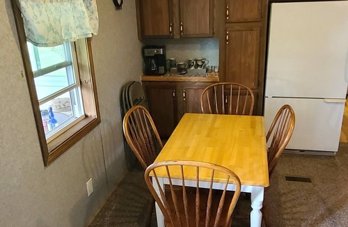 Hammond House | Enjoy PRIVACY and comfort for the whole family above the shores of Black Lake!