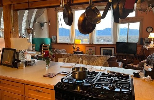 Arroyo Hondo House | Enjoy Spectacular 360-degree Views at "Mesa Magic" 3BR/2BR