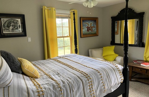 Chama House | Entire 4260 s ft ,7 bed/6 bath property! 4 Scenic acres.