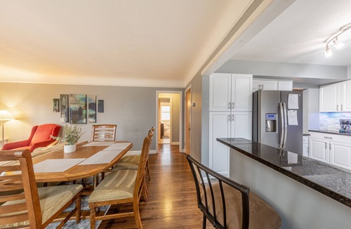 Richfield House | Entire House:Updated Urban Haven
