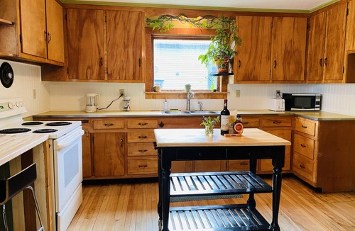 Eastern Vermont House | Entire house w/hot tub close to Stowe: Yaya's Place