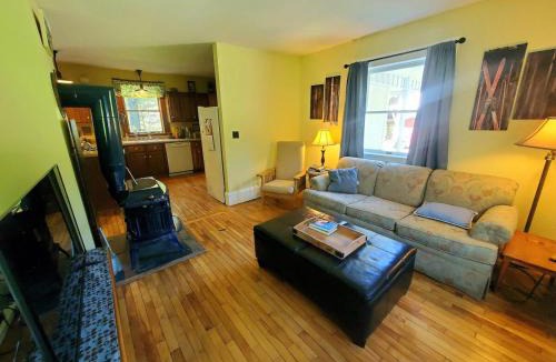 Jay House | Entire Rustic Farmhouse minutes from Jay Peak