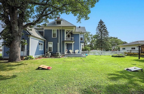 Lake City House | Entire Victorian House, Large Yard, Fire Pit, Walk to Lake, Patio, Yard Games