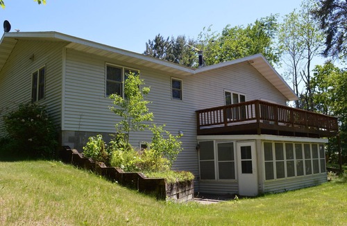 Spooner House | ESCAPE AT THE LAKE, relax and enjoy your stay in this immaculate LAKE HOME!