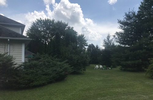 Zenda House | Escape the City: 5-Acre Country Retreat Near Geneva Lake.Private Nature Getaway!