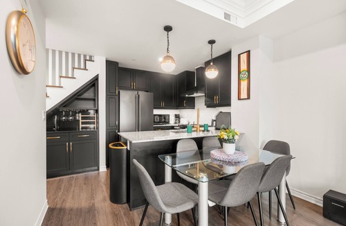 Long Branch Apartment | Etobicoke Suites