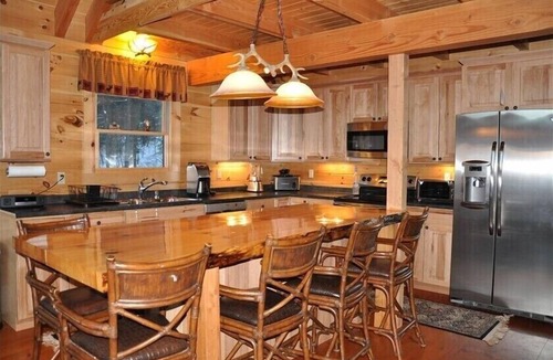 Stowe House | EXCEPTIONAL MOUNTAIN RETREAT-Breathtaking views. Close to town, Hot tub, Private