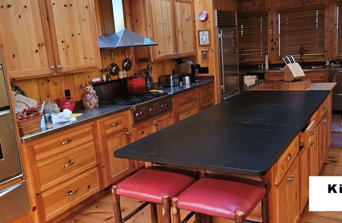 Webster House | Executive Home on the lake. Five Bedroom & Three Bathrooms, Sleeps 19 People.