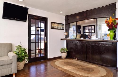 Edmond Hotel | Executive Inn
