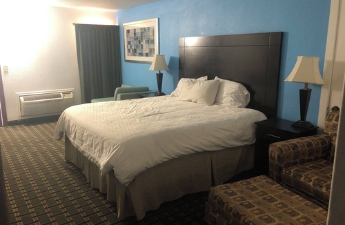 Edmond Hotel | Executive Inn