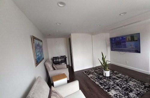 Oakland Apartment | Executive Stay Inn free parking