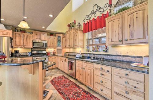 Angel Fire House | Expansive Angel Fire Retreat 1 Mi to Fishing!