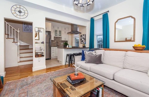 Highland Park House | Expansive Essential Triplex | near T