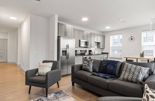 East Walnut HIlls Apartment | Explore Cincinnati’s Best from a Chic Condo