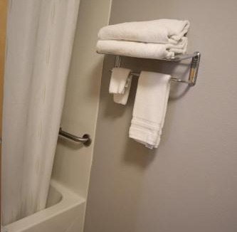 West Eugene Hotel | Express Inn & Suites Eugene