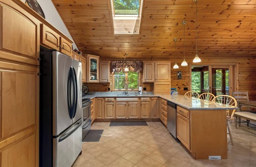 Jay Cabin | Fabulous Fern Cabin | Hot Tub | Game Room