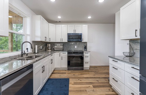 Unaka House | Fabulous Murphy home on over 6 acres -Completely private