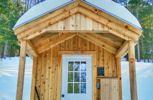 West Woodstock Ski Chalet | Falcon House: VT Modern Chalet w/Sauna on 25 Acres - Hike - Bike to Village