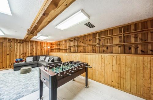 Santa Fe House | Famed Plaza Oasis 1 mile away, King Bed, Office, Foosball