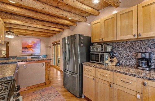 Tesuque House | Family Friendly 6-bedroom Compound