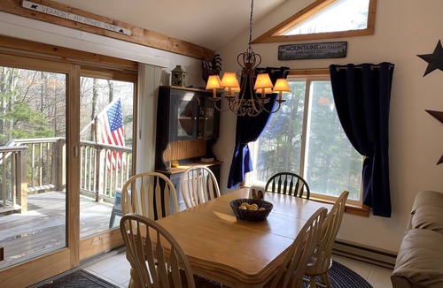 Wilmington House | Family-Friendly Cabin w/Hot Tub, Pools, Fire Pit & More – 15 Mins to Mount Snow