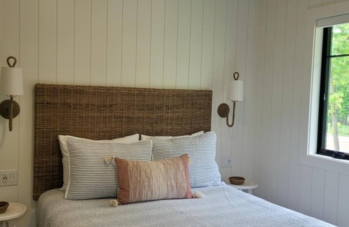 Brainerd House | Family-Friendly cozy guesthouse on North Long Lake.