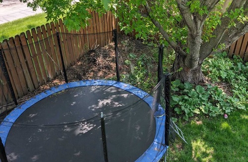Burnsville House | Family-friendly, spacious with deck & fence,n centrally located near MSP airport