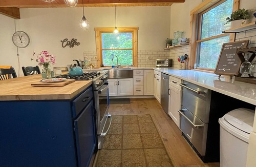Putnam Station House | Family friendly large mountain home
