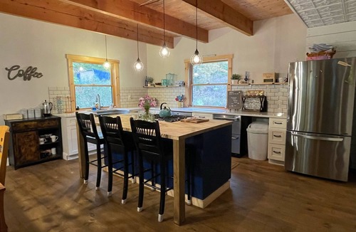 Putnam Station House | Family friendly large mountain home