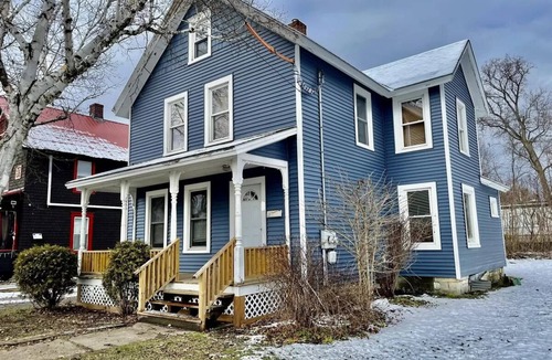 Rutland House | Family Getaway Cozy 4BDR Home