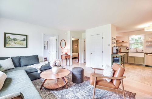 Colchester Apartment | Family Getaway w/Deck: 3 Mi to Lake Champlain