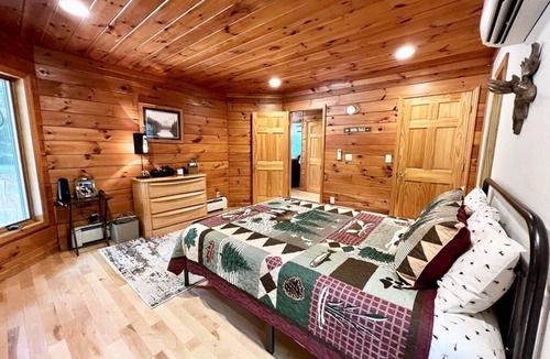 Jay Cabin | Family Lodge with hot tub, AC, minutes to Lake Placid and Hiking, Pet Friendly
