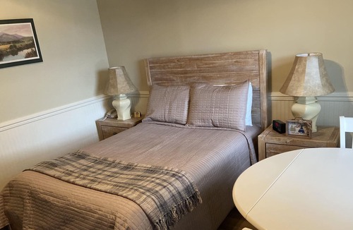 Lake Placid House | Family Suite with Mountain Views Room 7