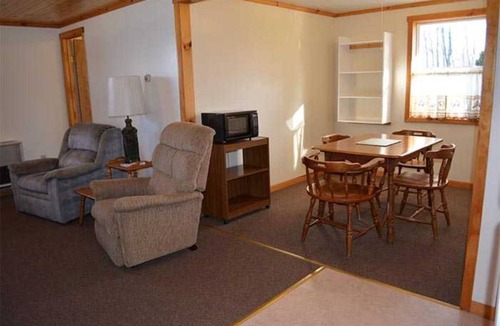 Brier Hill Cabin | Family vacation on Black Lake with a private beach!