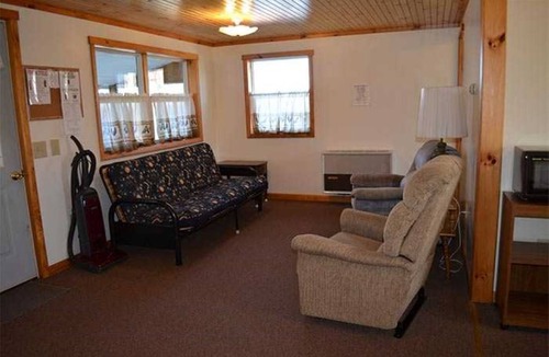 Brier Hill Cabin | Family vacation on Black Lake with a private beach!