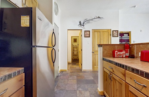 Taos Ski Valley Condo | Fantastic condo close to skiing with fireplace, gym, Ping-Pong - Snowbirds okay