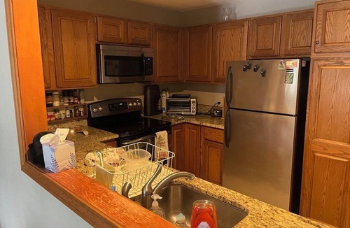 West Dover House | Fantastic Townhouse on Mount Snow Shuttle – Prime Location for Your Adventure!