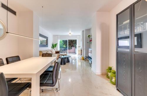 Guadalmina Apartment | Fantastico Atico duplex en primera linea de golf