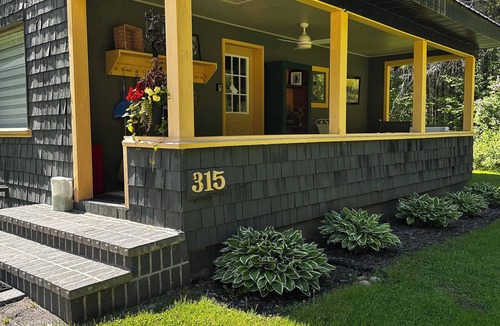 Malone Cottage | FARM HOUSE COTTAGE! Salmon River Cottage surrounded by woods