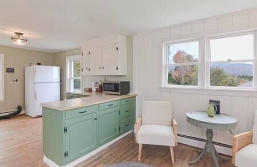 Johnson House | Farmhouse with Mountain Views Near Stowe/Smuggs