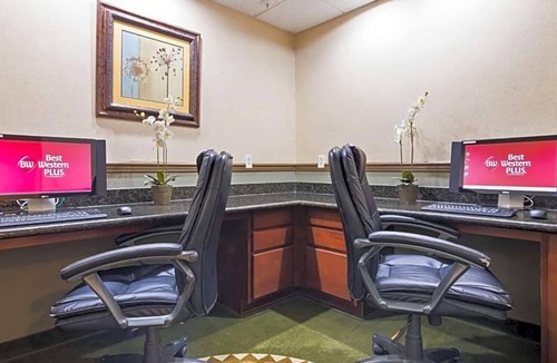 East Las Vegas Apartment | Featuring an indoor swimming pool and hot tub .