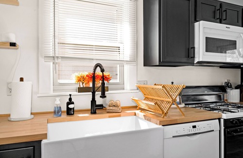 Central Hillside Condo | Fika Condo | Downtown Retreat | Near Canal Park