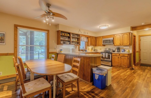Empire House | Firefly Cottage, Peace Between Glen Arbor & Empire