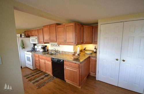 Lewiston House | Firefly Cottage