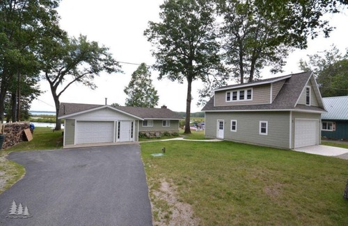 Lewiston House | Firefly Cottage