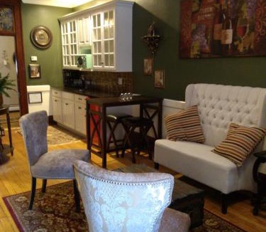 Barre Hotel | Firehouse Inn