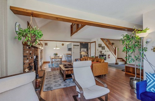 West Hartford Condo | Fireplace, Game Room, Corner Condo - Sugar Hill 3E