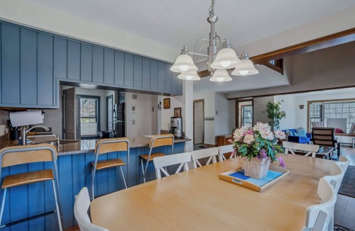 West Hartford Condo | Fireplace, Game Room, Corner Condo - Sugar Hill 3E