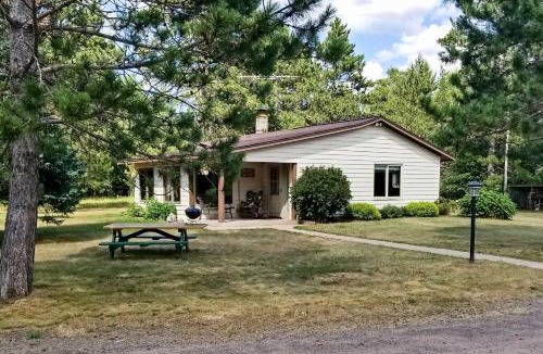 Lake Nebagamon House | Fish and Hike Wooded Cabin 9 Mi to Lake Nebagamon!