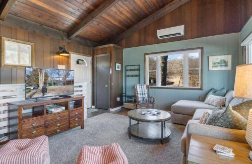 Sunrise Beach House | Fishing, Boat Slip, Morning Coffee, Picturesque View